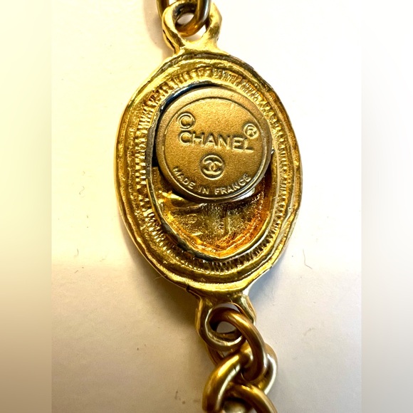 Vintage CC Chanel Gold Chain Station Necklace with Medallion Accents - Picture 5 of 7
